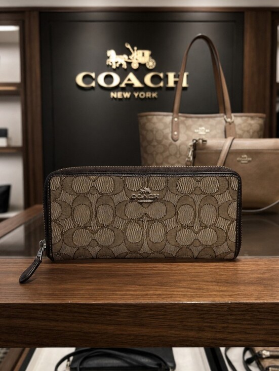 Coach Handbags - Coach Signature C Wallet